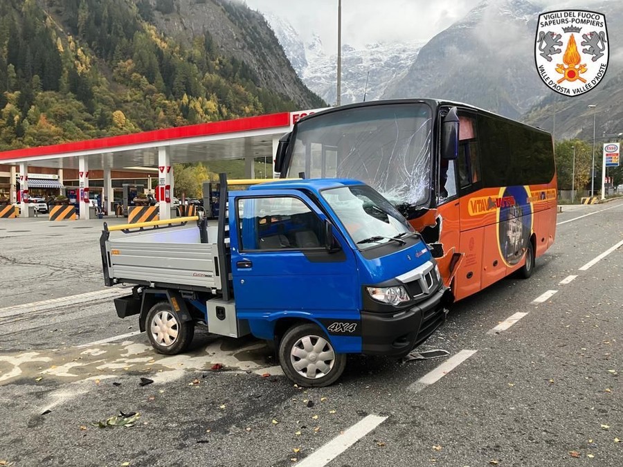 Violento scontro tre due auto a St-Rhémy, un ferito