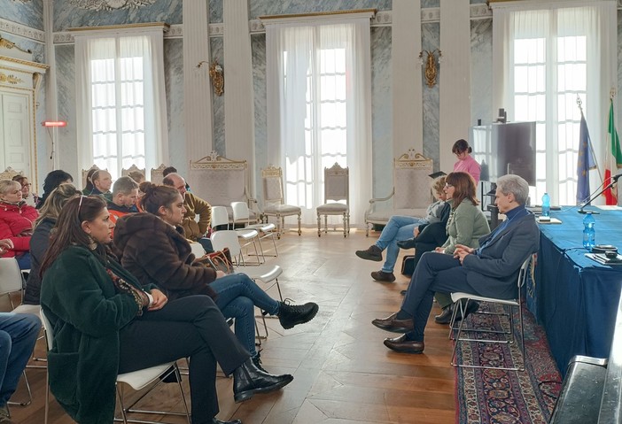 Un momento dell'incontro nel Salone Ducale