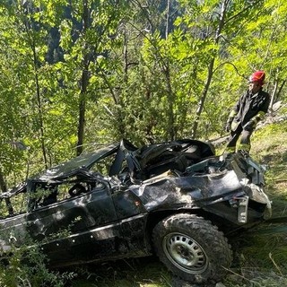 Fuoristrada finisce in scarpata a Roisan, tre feriti