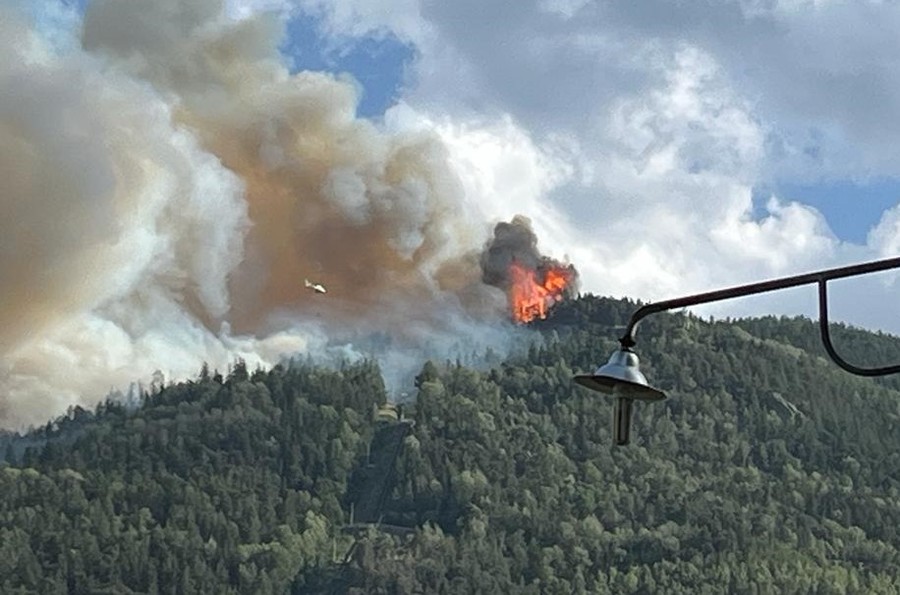 Incendio Aymavilles, chiesto processo per il comandante del Corpo forestale valdostano Luca Dovigo