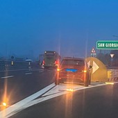 Tir in fiamme sulla A5, autostrada chiusa a san Giorgio in direzione Aosta