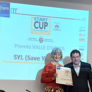 Marco Jans ritira il premio per 'Syl-save your life'