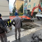 Aosta, si lavora alla voragine in via Monte Vodice, circolazione modificata