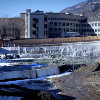 Cantiere ospedale e viabilità di Aosta; i costruttori minimizzano, la politica s'interroga