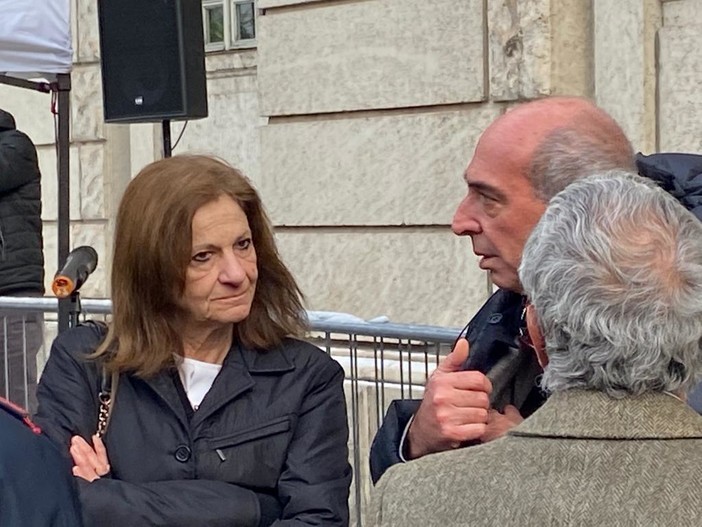 Anna Maria Loreto, il procuratore capo di Aosta Paolo Fortuna, da poco nominato pg a Bologna e, di spalle, il presidente del tribunale di Aosta, Eugenio Gramola