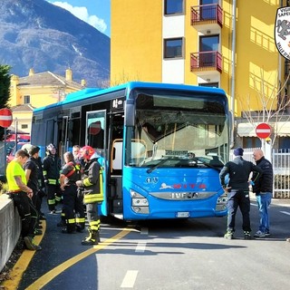 Verres, muore schiacciato tra la porta del suo pullman e un muro il 'gigante buono' Alberto Negri