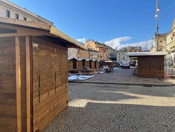 Aosta: 'Marché Vert Noel in piazza Chanoux? Non è mai troppo tardi...'