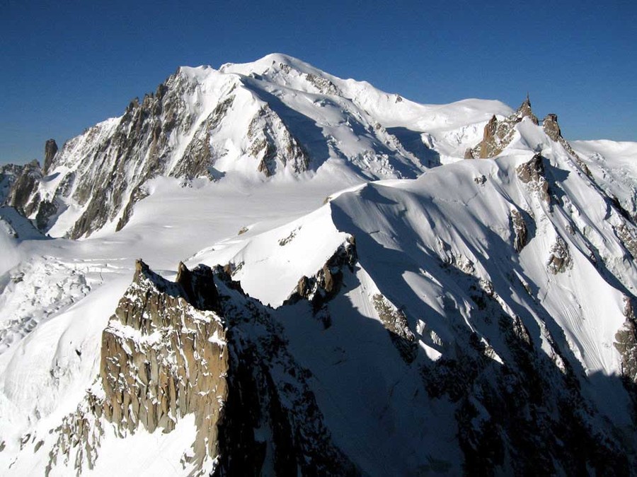 Alpinista 35enne muore lungo la via normale francese al Monte Bianco