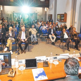 Esponenti politici e del mondo della cultura locale al convegno organizzato all'UniVdA