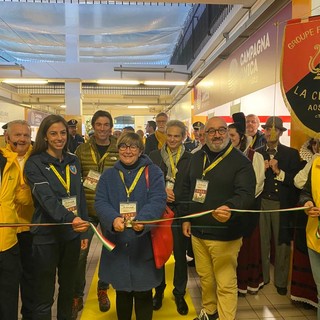 Riapre con l'abito della festa il mercato coperto 'Les Halles' di Aosta