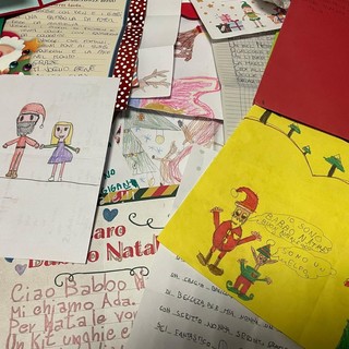 Migliaia di lettere a Babbo Natale dai bimbi valdostani