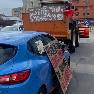 Un trattore e una dozzina di auto, partita in sordina la protesta 'agricola' ad Aosta