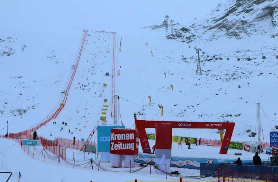 Sci alpino, per maltempo cancellate le gare a Soelden; oggi si decide per Cervinia