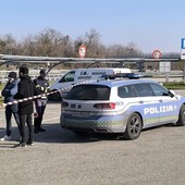 Sulla A5 agenti aggrediti a martellate reagiscono sparando; colpita auto di dirigente regionale valdostano