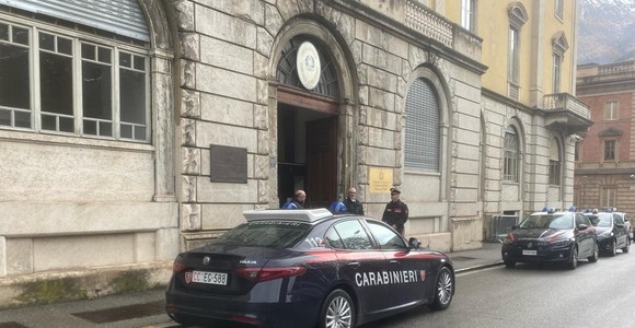 'Sei un cesso...ti ammazzo...finirai sul giornale...', arrestato 40enne ad Aosta