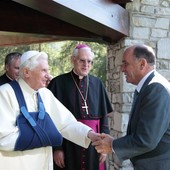 Estate 2005, Papa Ratzinger incontra Augusto Rollandin a Les Combes di Introd