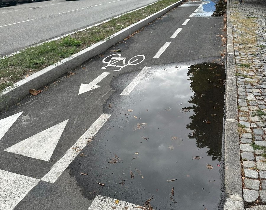 Aosta, quelle pozze d'acqua che tra pochi mesi saranno pericoloso ghiaccio