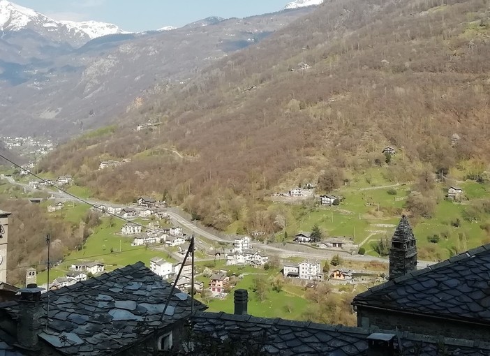 La strada regionale per Perloz è chiusa alla circolazione