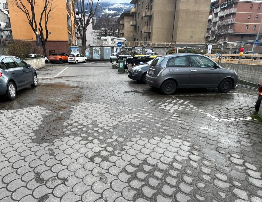 Aosta: al quartiere Cogne un piccolo guasto causa grandi disagi