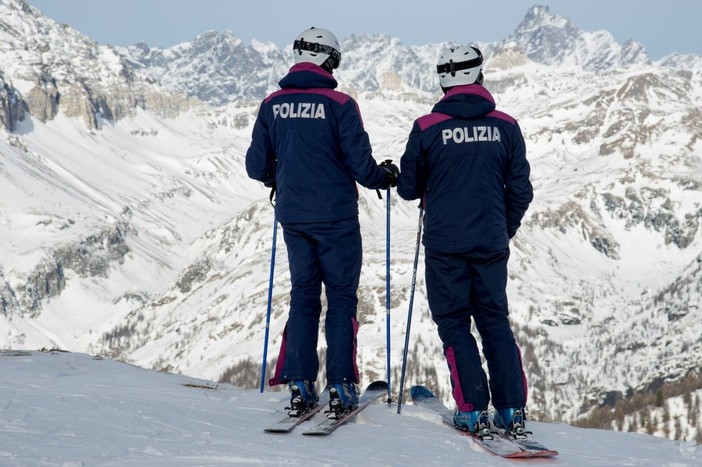 Cervinia, investono sciatrice in pista e non si fermano; denunciati in cinque