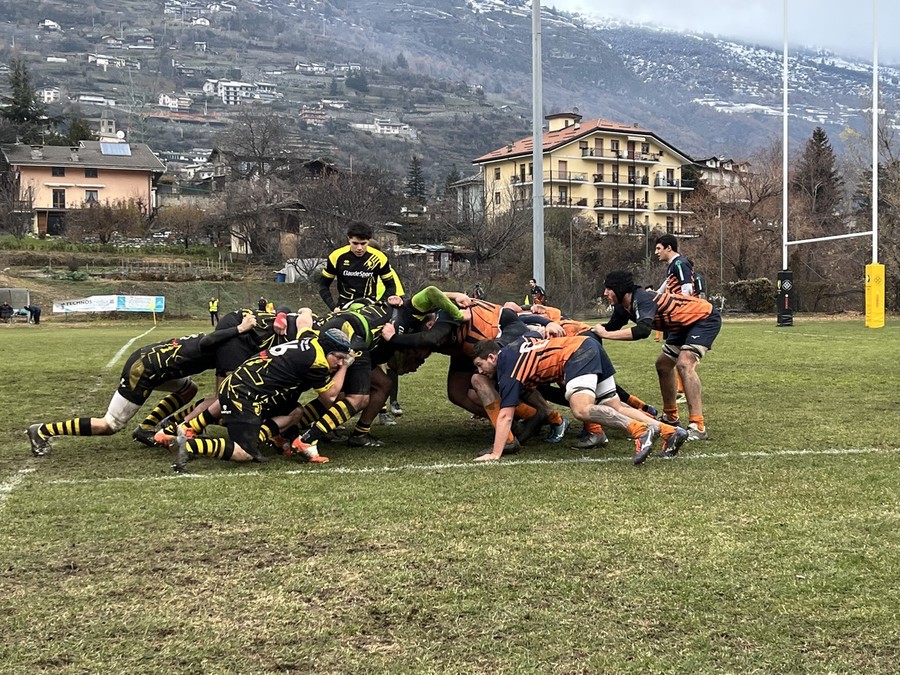 Rugby: I Seniores dello Stade Valdotain 'piallano' il Volpiano 52 a 15