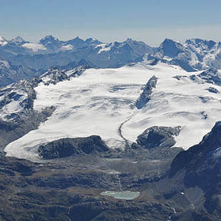 Tanta neve sul ghiacciaio del Rutor come non se ne vedeva dal 2018