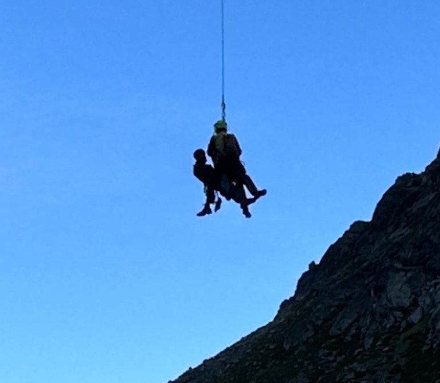 Cordata bloccata in discesa, recupero eccezionale del Soccorso alpino valdostano