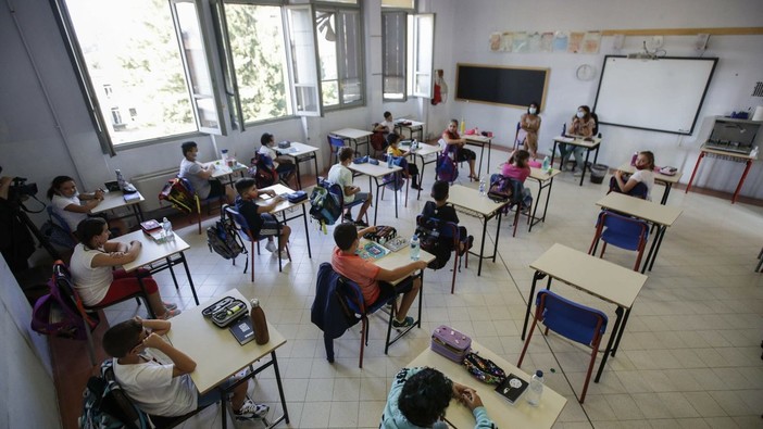 'Mancata erogazione bonus 200 euro ai docenti precari è una vergogna'