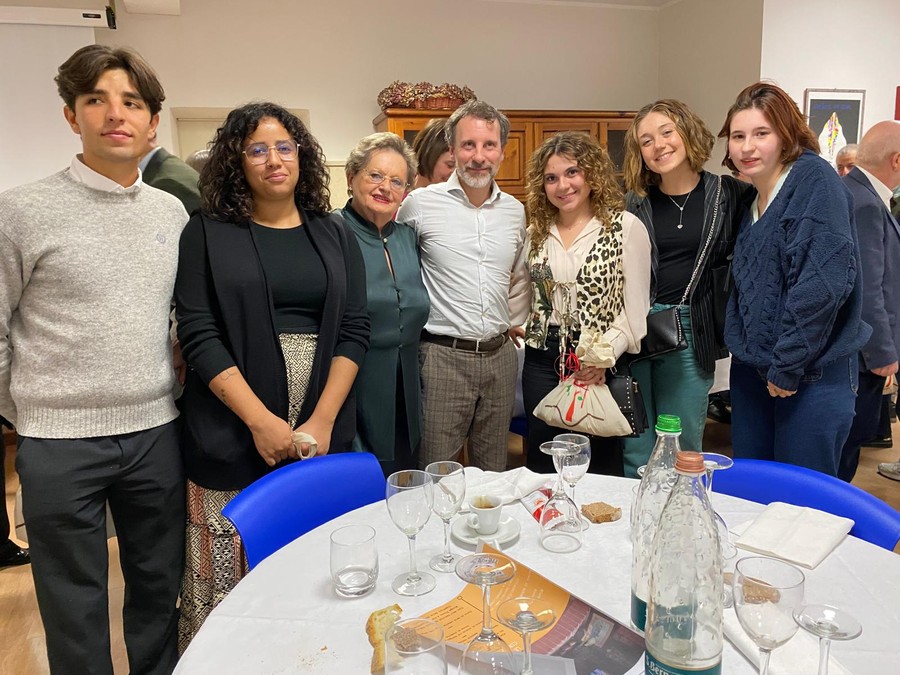 Da sn Carlo Umberto Ravagnani, Santos Paulino Meirielle, Mariagrazia Vacchina, Patrick Vesan, Beatrice Somaglia, Elisabetta Anro', Giulia Quendoz