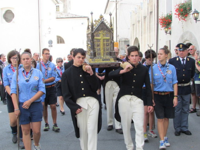 Aosta festeggia in processione il Patrono San Grato