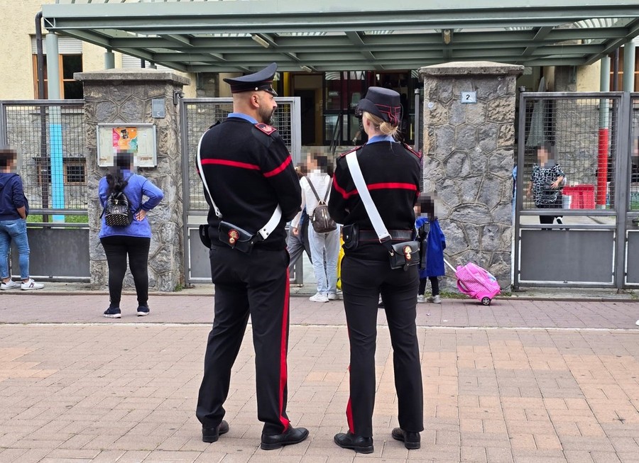 Riattivata vigilanza dei carabinieri vicino alle scuole