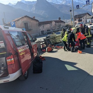 Auto si ribalta, ferito il conducente