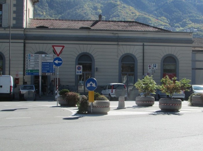 Chiusa da oggi la ferrovia Aosta-Ivrea, ecco i bus sostitutivi