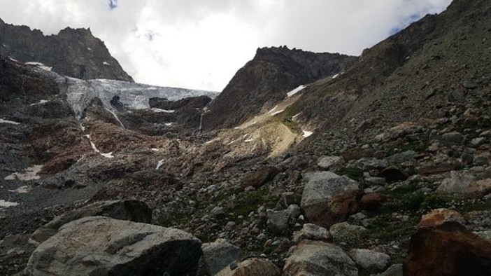 Vista sul ghiacciaio di Tza de Tzan (photo credit Rifugio Aosta)