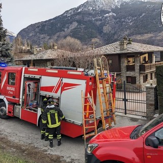 Incendio in un camino a Gignod