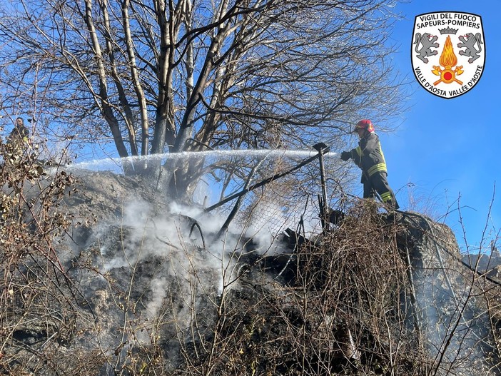 Incendio in località Frayé a Verrayes