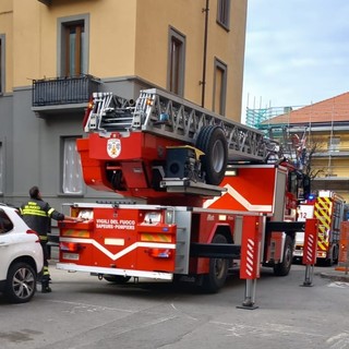 Aosta, camini 'pericolanti' in via Lexert, arrivano i Vigili del fuoco