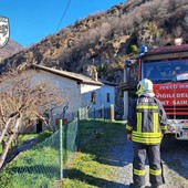 Donnas, domato l'incendio in una canna fumaria alimentato dal forte vento