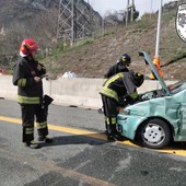 Auto urta Tir in autostrada a Chatillon, ferita la conducente