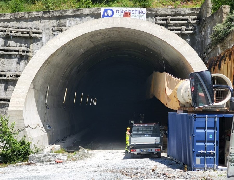 Ripresi i lavori al cantiere della variante di Etroubles