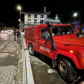 Gressan, a fuoco auto a gasolio sulla strada regionale